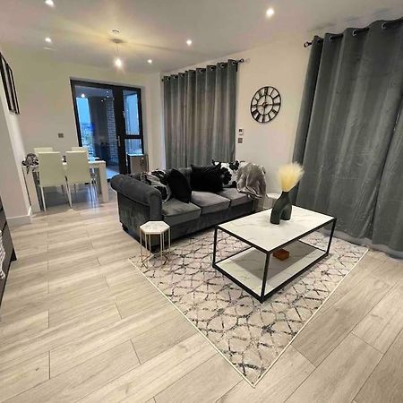 Stylish And Cosy 2 Bedroom Flat In Croydon Buitenkant foto