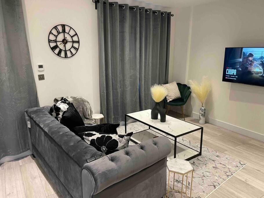 Stylish And Cosy 2 Bedroom Flat In Croydon Buitenkant foto
