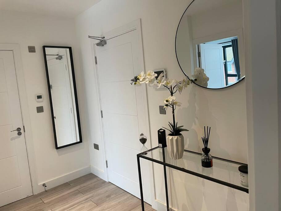 Stylish And Cosy 2 Bedroom Flat In Croydon Buitenkant foto