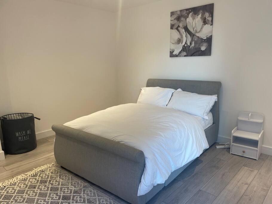 Stylish And Cosy 2 Bedroom Flat In Croydon Buitenkant foto