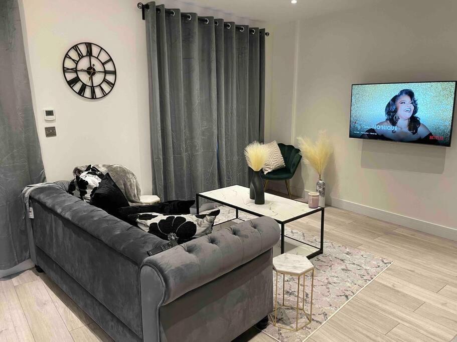 Stylish And Cosy 2 Bedroom Flat In Croydon Buitenkant foto