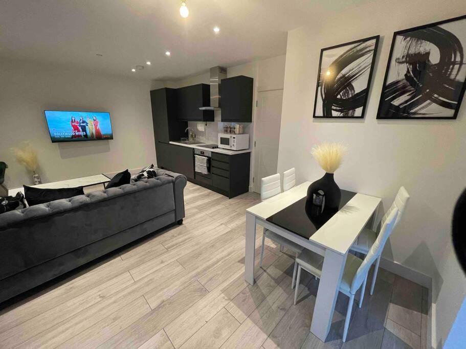 Stylish And Cosy 2 Bedroom Flat In Croydon Buitenkant foto
