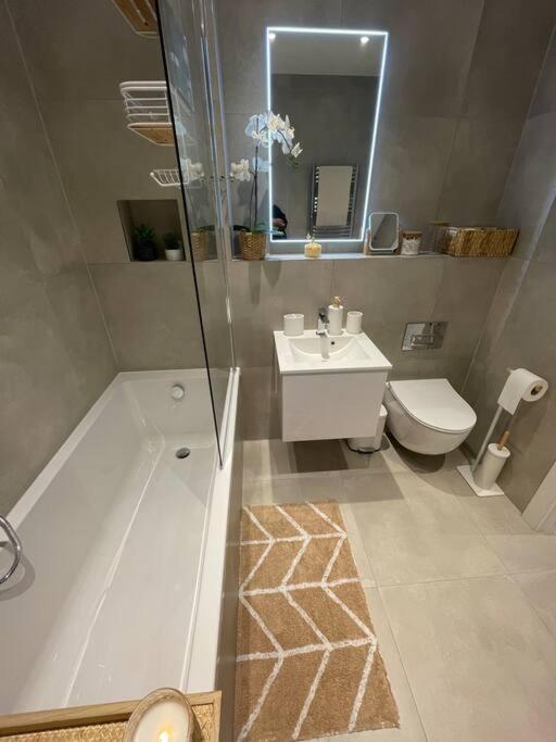 Stylish And Cosy 2 Bedroom Flat In Croydon Buitenkant foto