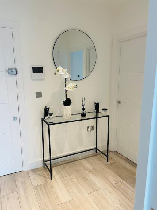 Stylish And Cosy 2 Bedroom Flat In Croydon Buitenkant foto