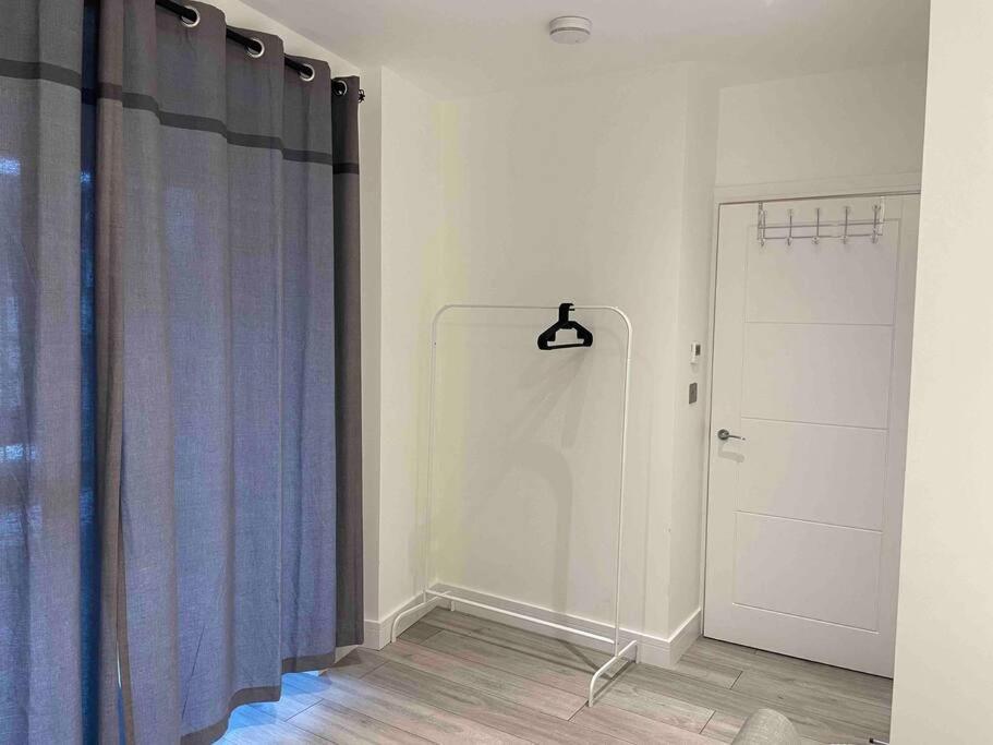 Stylish And Cosy 2 Bedroom Flat In Croydon Buitenkant foto