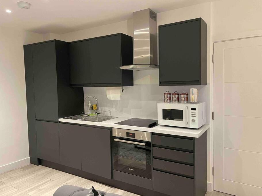 Stylish And Cosy 2 Bedroom Flat In Croydon Buitenkant foto
