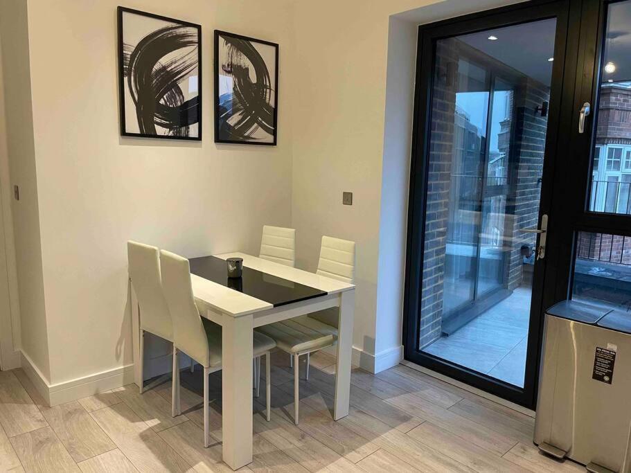 Stylish And Cosy 2 Bedroom Flat In Croydon Buitenkant foto