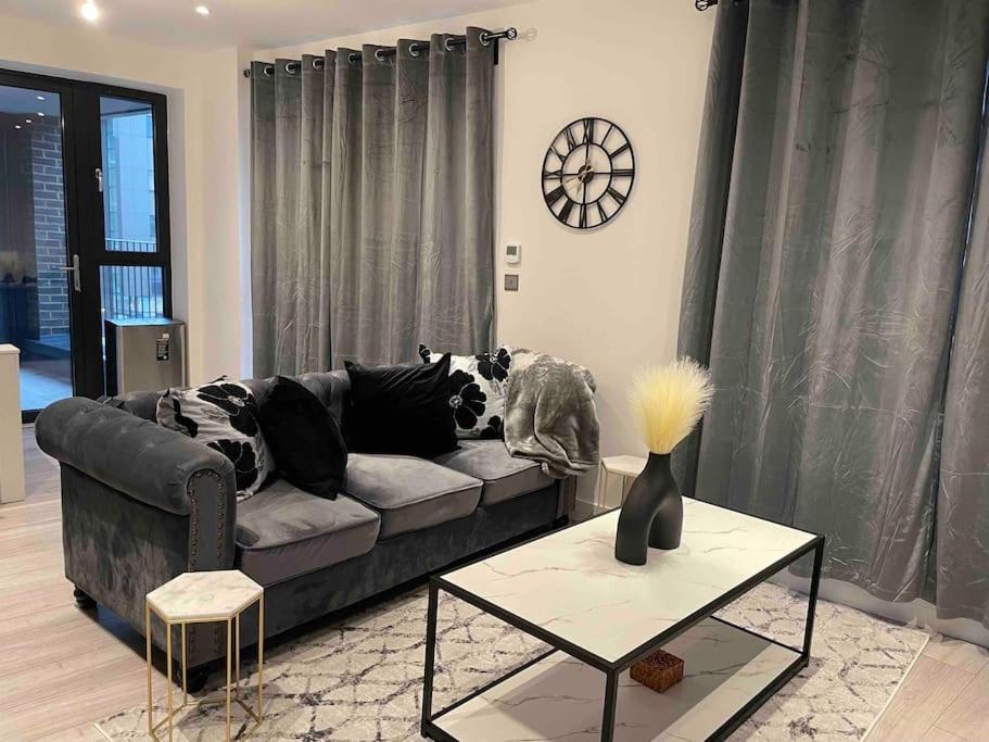 Stylish And Cosy 2 Bedroom Flat In Croydon Buitenkant foto