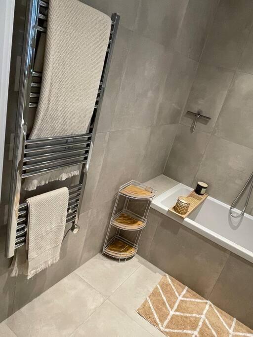 Stylish And Cosy 2 Bedroom Flat In Croydon Buitenkant foto